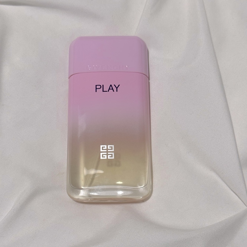 Givenchy play